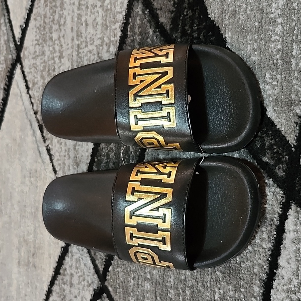 VS PINK 2017 SINGLE STRAP BLACK & GOLD SHINE LOGO SLIDES SANDALS MEDIUM …